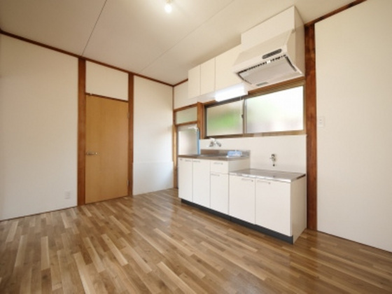 備前原貸家 西中