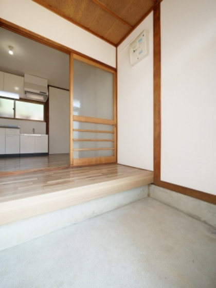 備前原貸家 西中