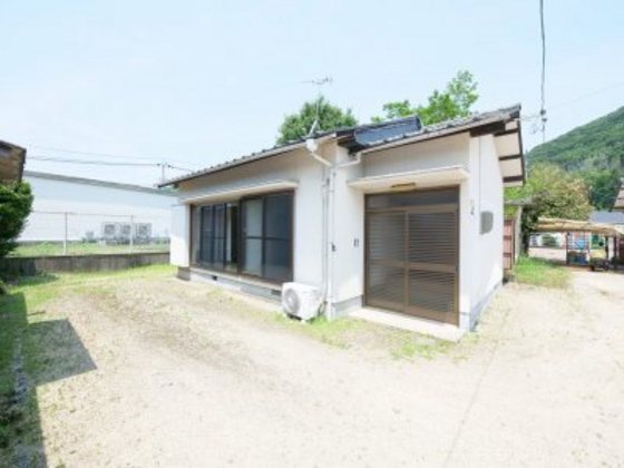 備前原貸家 西中