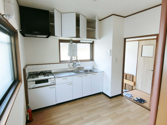 尾長東二丁目貸家 右