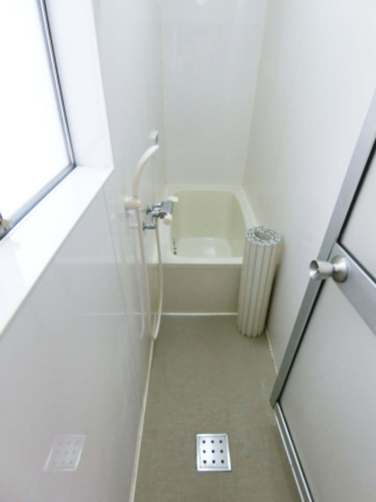 尾長東二丁目貸家 右