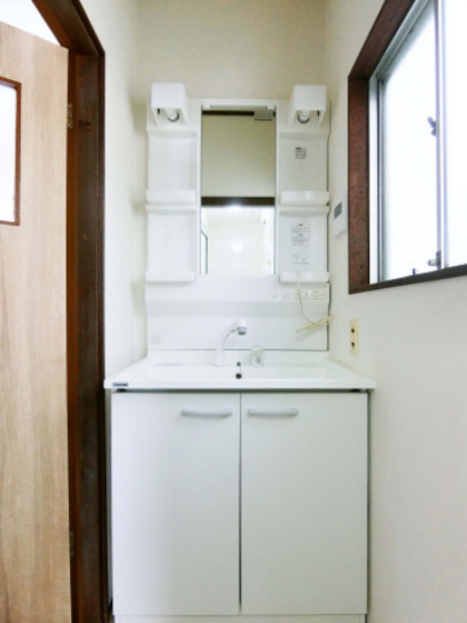 尾長東二丁目貸家 右