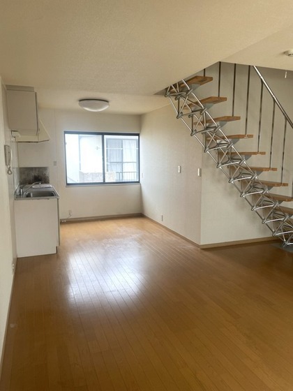 ユートピア今保A