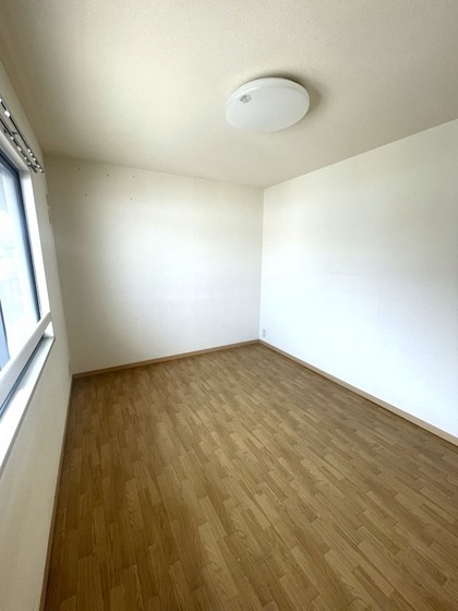 ユートピア今保A