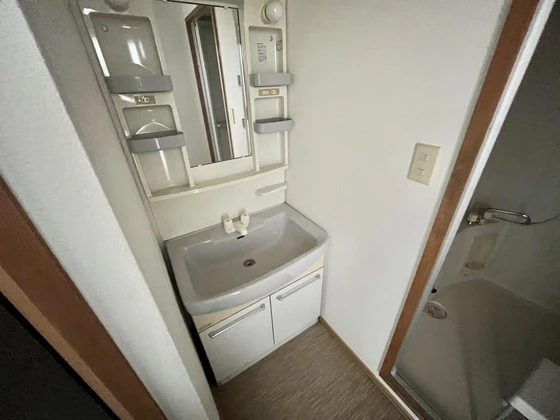 江波アパート(右)