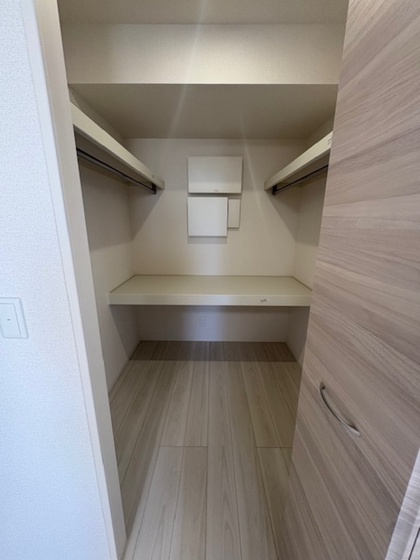 プレミア西条中央A棟