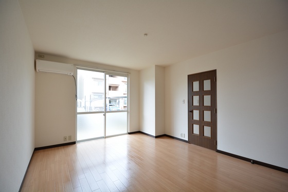 ファミーユ21 西