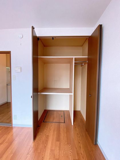 エスポワール千草 A