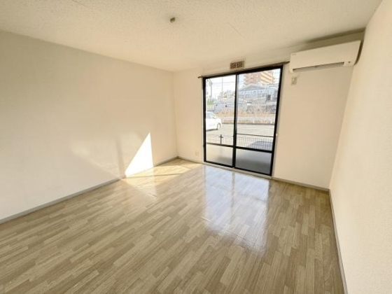 ビッグウェイ中庄 B