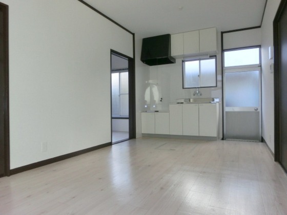 東岡山駅前貸家