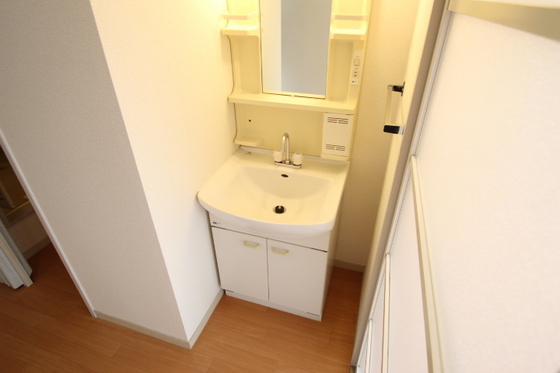 フローラル東岡山A