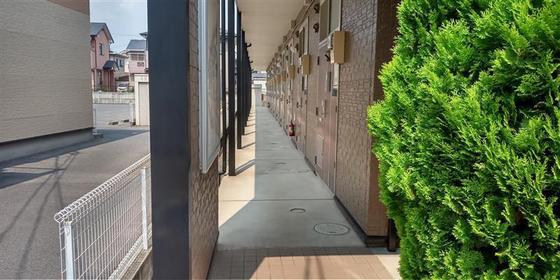 レオパレストーイ