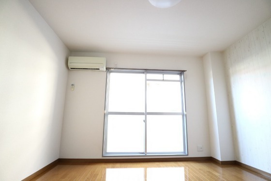 クリスタルハイツ