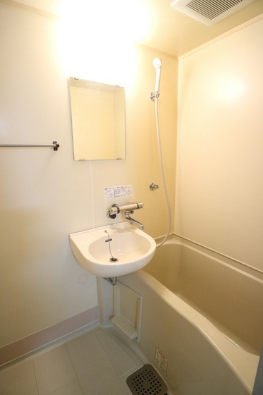 クリスタルハイツ