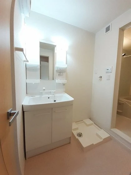 コリーヌ サンヨー