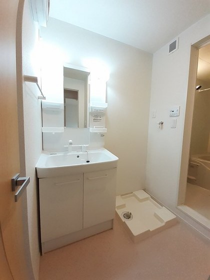 コリーヌ サンヨー