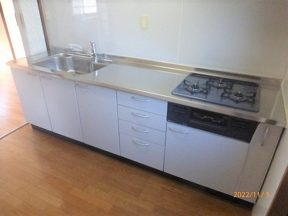 藤原光町1丁目貸家