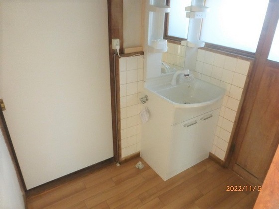 藤原光町1丁目貸家