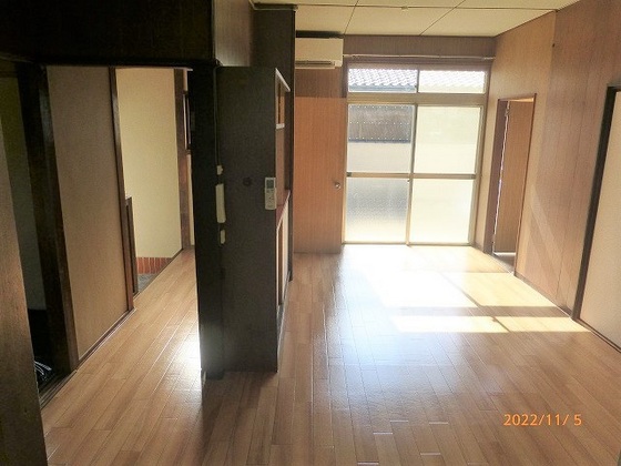 藤原光町1丁目貸家