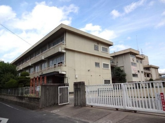 藤原光町1丁目貸家