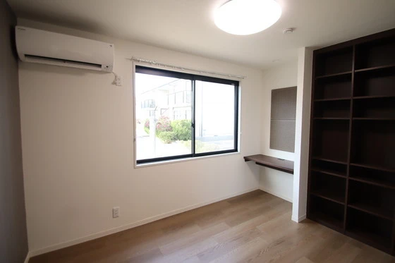 クレストパレス B棟