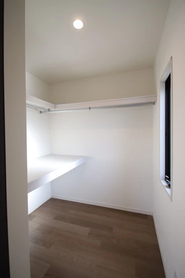 クレストパレス B棟