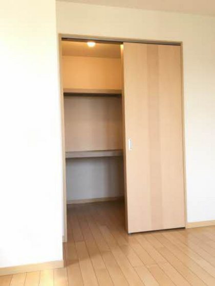 ガーデンクレス C棟