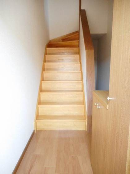 ヴィラフローラE