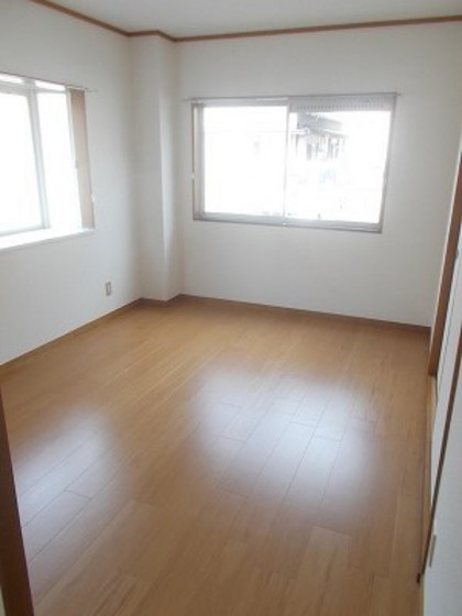 エルディム神田A