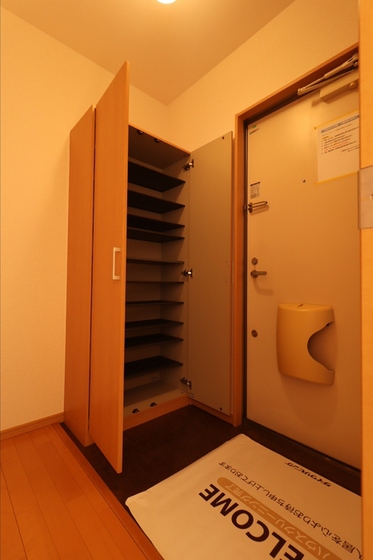 リースランド今 A棟