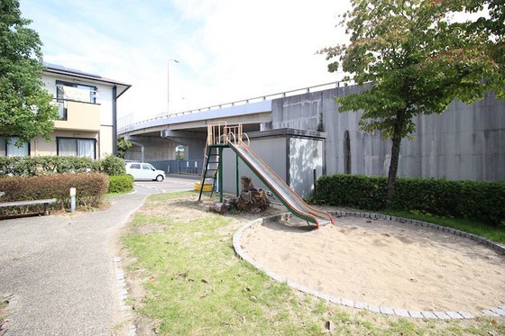 サンビレッジ西大寺 D