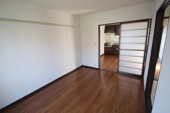 グランドール中井 A